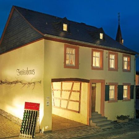 Altes Winzerhaus - Ferienhaus Burgen  Exterior photo