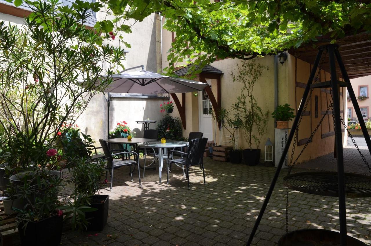Altes Winzerhaus - Ferienhaus Burgen  Exterior photo